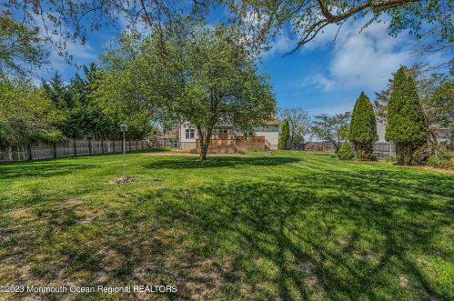 1013 Woodlane Rd, Jackson Twp NJ  08527-1555 exterior