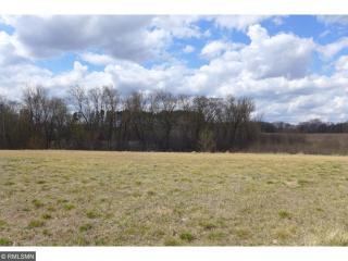 933 Whiskey Rd, Isanti, MN 55040-7513