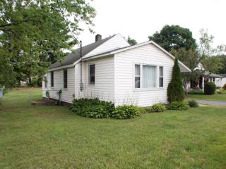 5 Newcomb St, Glens Falls, NY 12804-4057