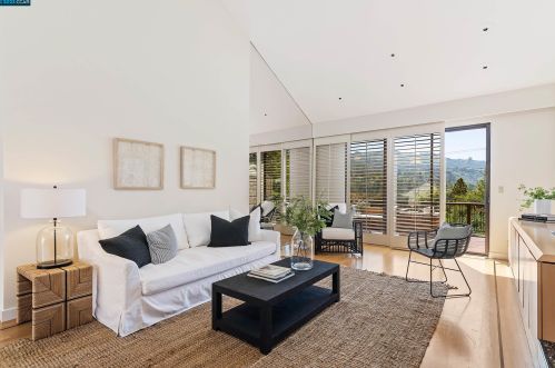 631 Watchwood Rd, Orinda, CA 94563-2722