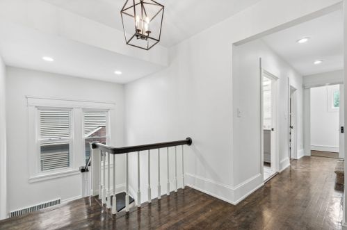 2750 Murray Ave, Milwaukee WI  53211-3645 exterior