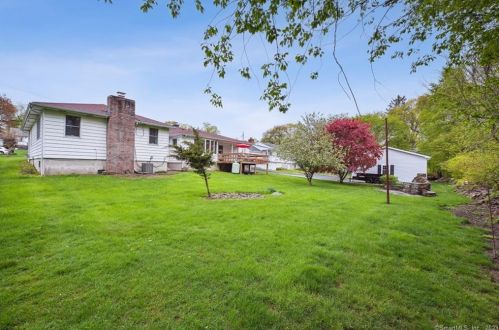 8 Channing Rd, Bridgeport, CT 06611-2306