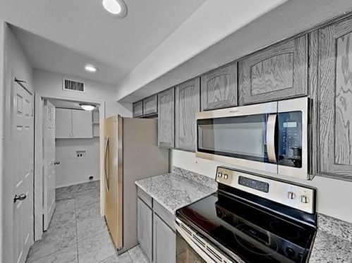 16977 Scenic Knl, Conroe TX  77385-2763 exterior