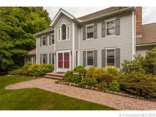 56 Newton Rd, New Haven, CT 06525-1517