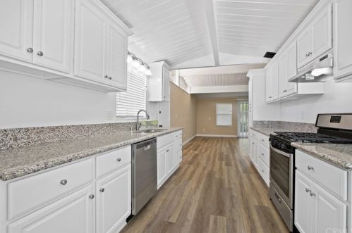 752 Bush St, Anaheim, CA 92805-2032