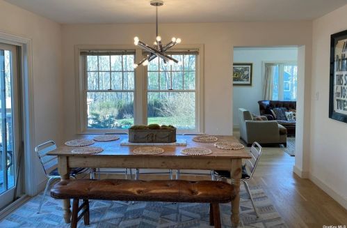 12 Bob White Dr, Watermill, NY 11976-2000