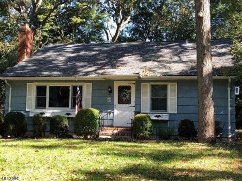 65 Walnut St, Oakland, NJ 07436-2615