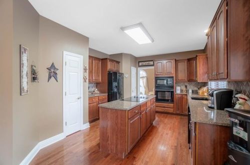 2006 Sterling Dr, Mc Donald PA  15057-3512 exterior