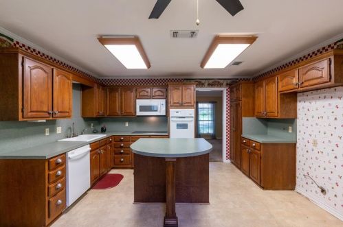 319 Jamie Way, Greenville TX  75402-8045 exterior