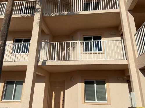 7821 Great Heron Way, Naples, FL 34104-5854