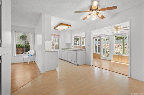 19712 Avenue Of The Oaks, Santa Clarita CA  91321-1311 exterior