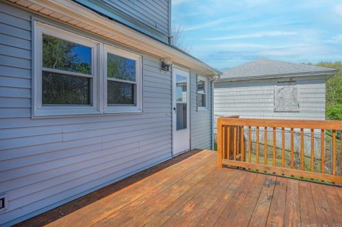 309 Vauxhall St, United States Coast Guard Ac CT  06320-3837 exterior