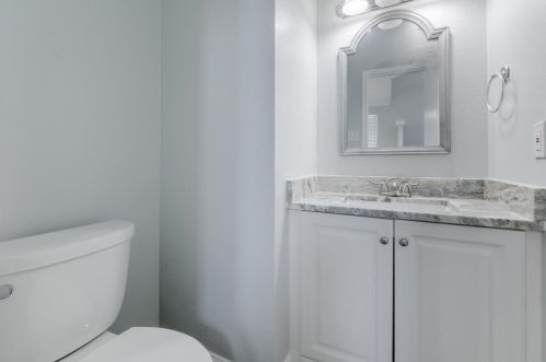 1732 Prescott Dr, Lewisville TX  75028-2078 exterior