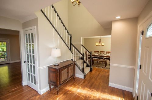 516 Gennie Ln, Cincinnati, OH 45244-1707