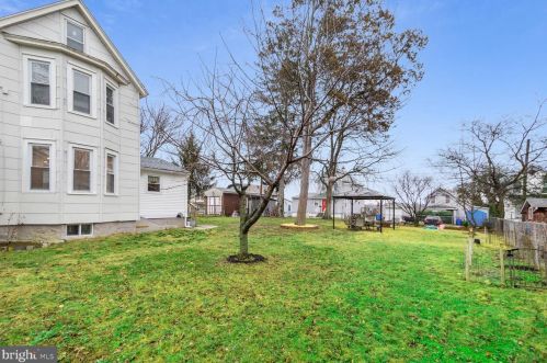 123 Maple Ave, West Deptford NJ  08093-1136 exterior