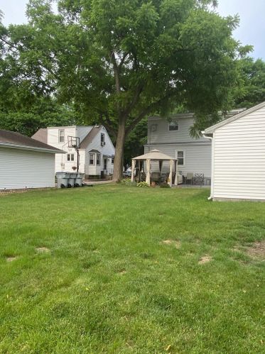 3953 57, Milwaukee WI 53220-2636 exterior