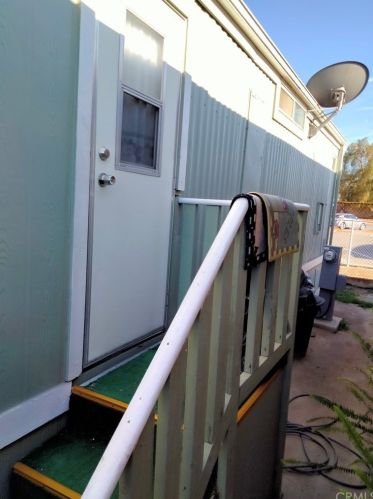 1680 Tartar Ln, Compton CA 90221-5316 exterior