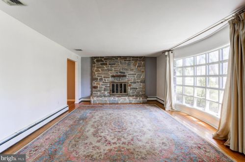 2958 Lincoln St, Camp Hill PA  17011-2832 exterior