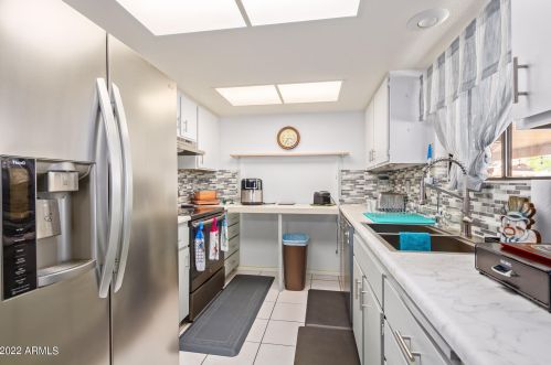 12832 Meeker Blvd, Sun City AZ 85375-3725 exterior