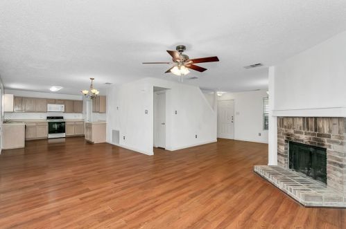 5224 Royal Burgess Dr, Fort Worth TX  76135-1433 exterior