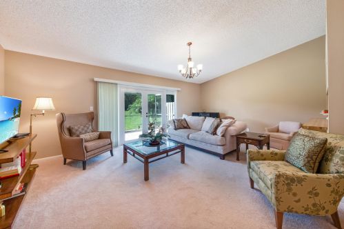 35 Kensington Ln, Boynton Beach, FL 33426-7733