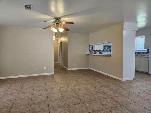 207 Shadow Oaks Dr, Conroe TX  77303-1740 exterior