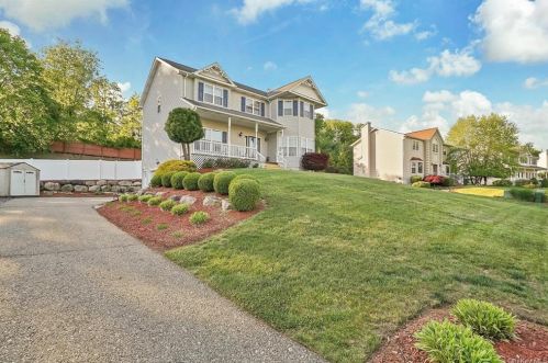 7 Greyridge Farm Ct, Stony Point, NY 10980-2649