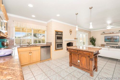 11122 Avenida Del Gato, San Diego CA 92126-1740 exterior