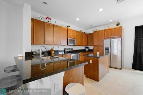 11609 13 Ct, Hollywood FL 33025-2559 exterior