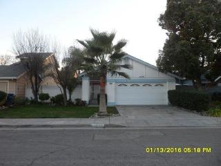 4139 Magill Ave, Fresno, CA 93722-9004