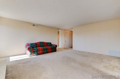 711 Honeydew Ln, Vista CA  92084-3115 exterior