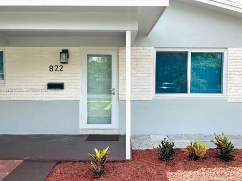 822 12th Ave, Dania Beach FL  33004-2351 exterior