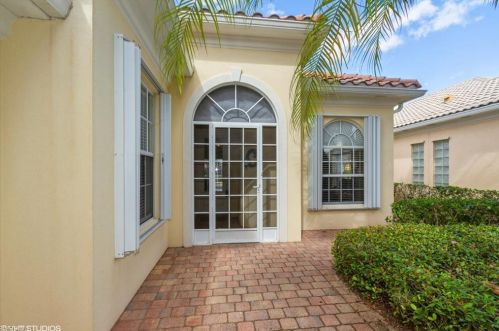 3779 Whidbey Way, Naples, FL 34119-7520