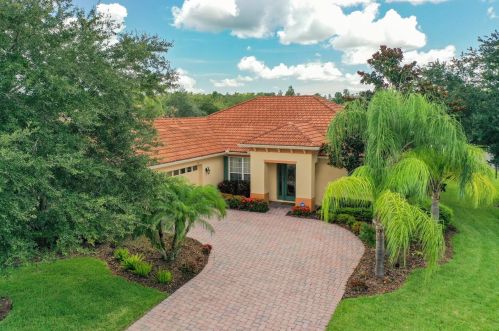 555 Shorehaven Dr, Kissimmee, FL 34759-3260
