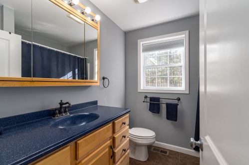 4 Ames Rd, Brookline NH  03033-2304 exterior