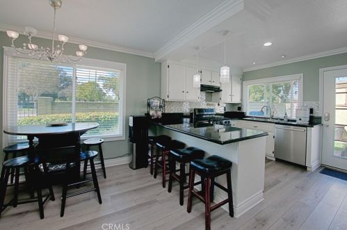 2000 Figwood Ln, Anaheim CA  92806-4605 exterior