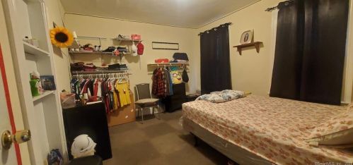 24 Bronx Ave, Bridgeport CT  06606-4663 exterior