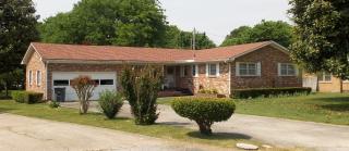 1014 Bagley Dr, Fayetteville, TN 37334-2136