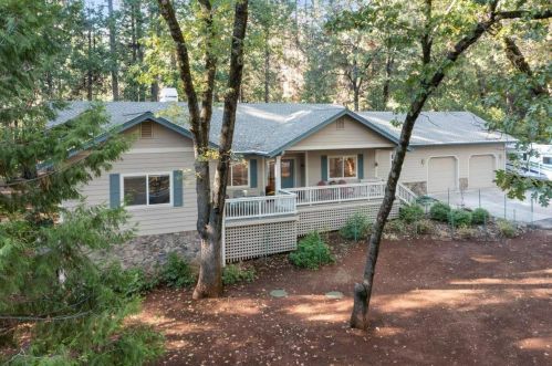 5666 Maywood Dr, Michigan Bluff, CA 95631-9636