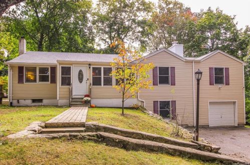 175 Ramona Ct, Yorktown Hgts NY  10598-3318 exterior