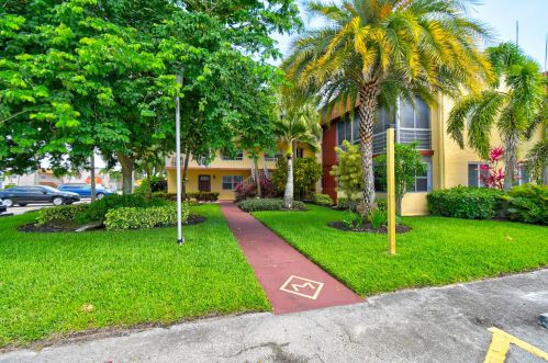 621 Flanders M, Delray Beach, FL 33484-5208