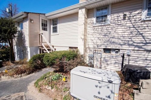 36 Ocean Ave, Hanson, MA 02341-1154
