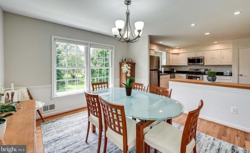 328 River Bend Rd, Great Falls VA  22066-4140 exterior