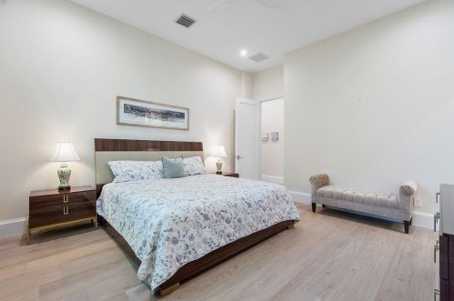 7 Country Rd, Boynton Beach FL  33436-5609 exterior