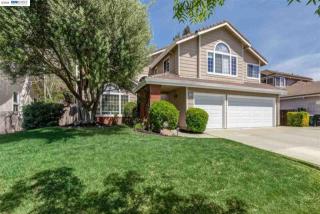 5168 Independence Dr, Pleasanton CA  94566-7803 exterior