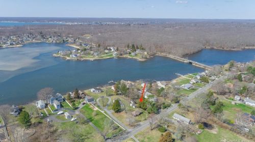 212 Shore Rd, Waterford, CT 06385-3432