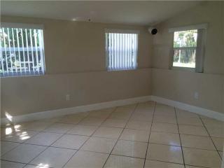 1241 212th Ter, Miami, FL 33179-1336