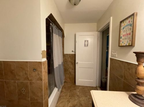 76 Scheerer Ave, Newark NJ  07112-2524 exterior