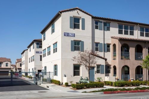 9821 Alburtis Ave, Whittier, CA 90670-3231