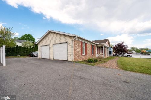 5765 Pottsville Pike, Dauberville, PA 19533-8639